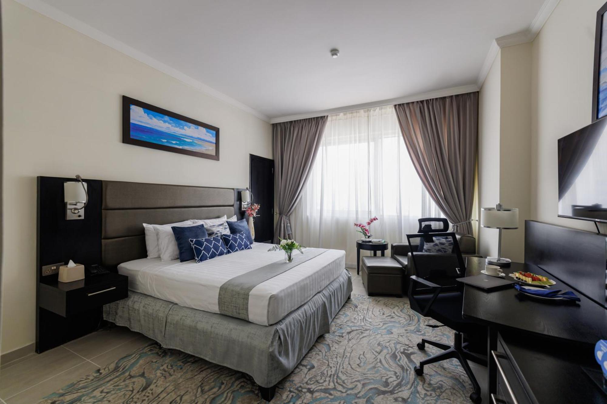 The Royal Riviera Hotel Doha Exteriör bild