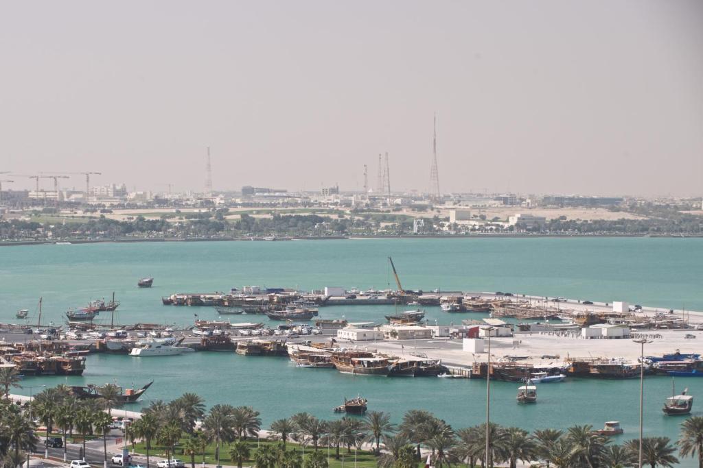 The Royal Riviera Hotel Doha Exteriör bild